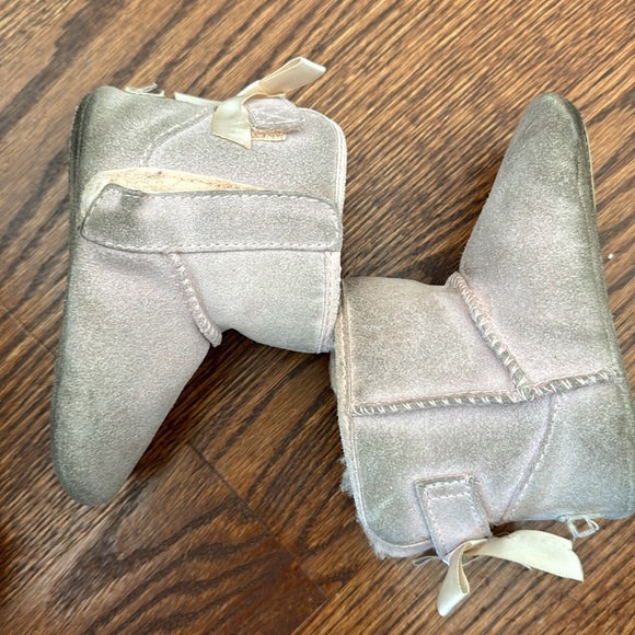 Ugg Jesse Bow boots size 4/5 - Picture 3 of 5